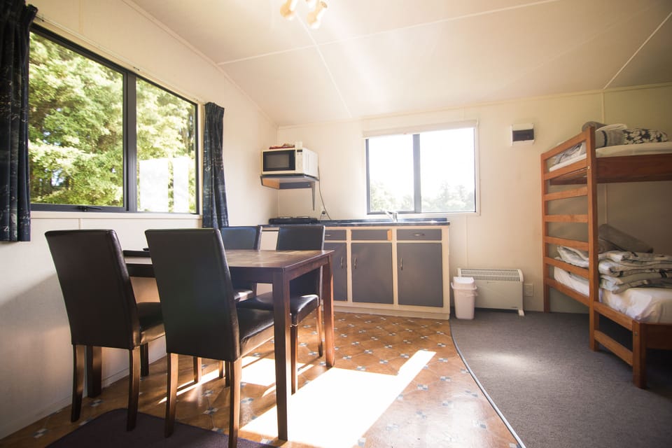 Family Studio, Park View | Blackout drapes, free WiFi, bed sheets