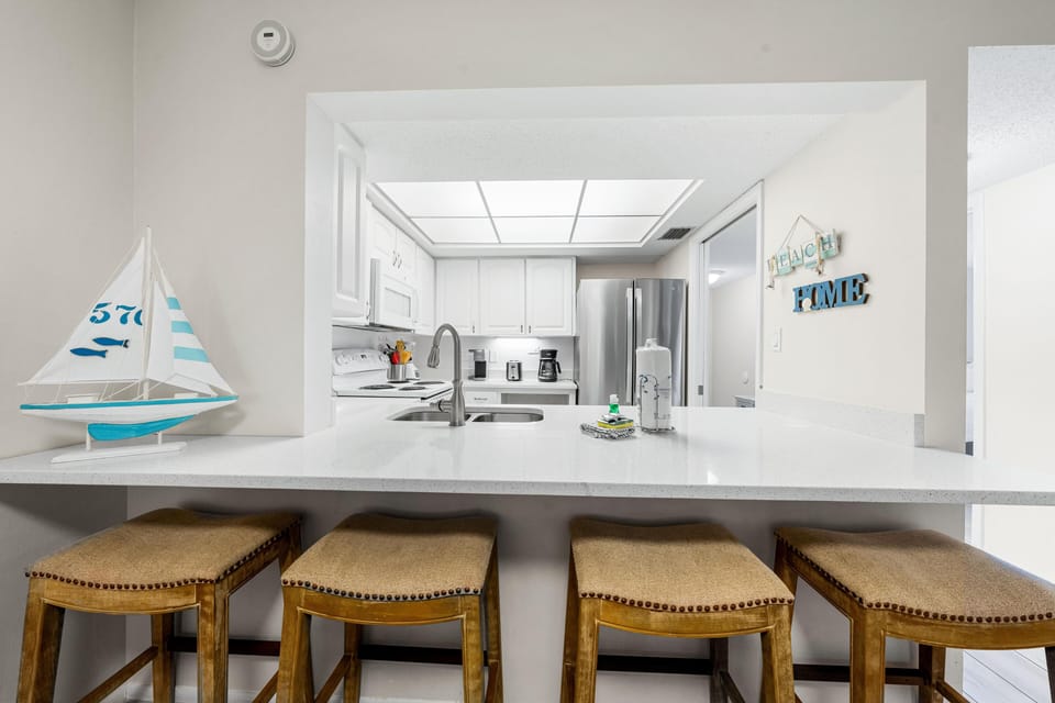Condo, Multiple Beds (Bay Side - 343) | Private kitchen | Full-size fridge, microwave, oven, stovetop