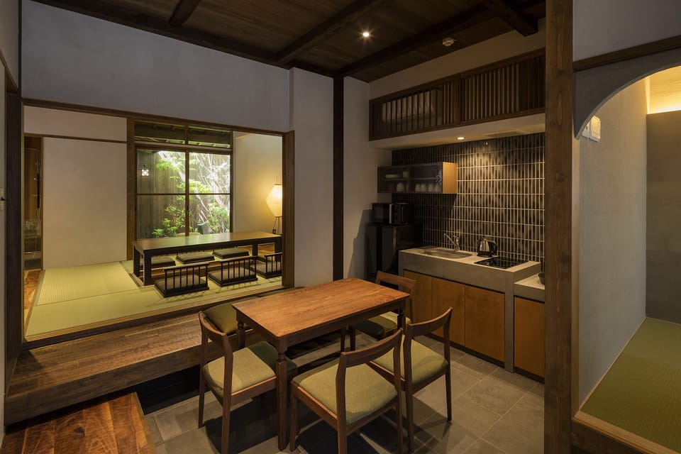 Traditional House, 3 Bedrooms, Kitchen, Garden View | In-room dining