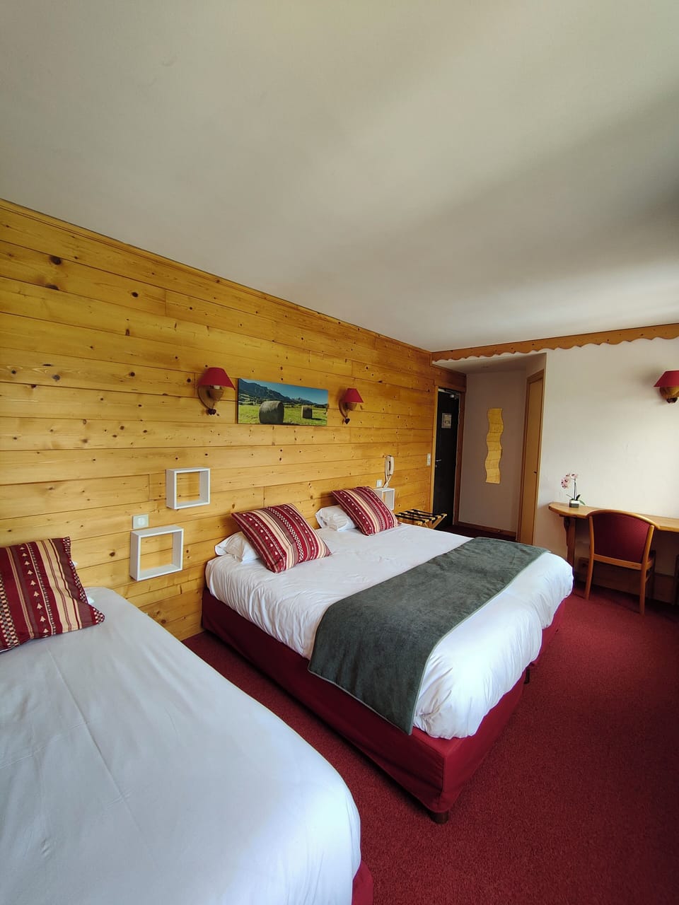 Comfort Triple Room | Desk, free WiFi