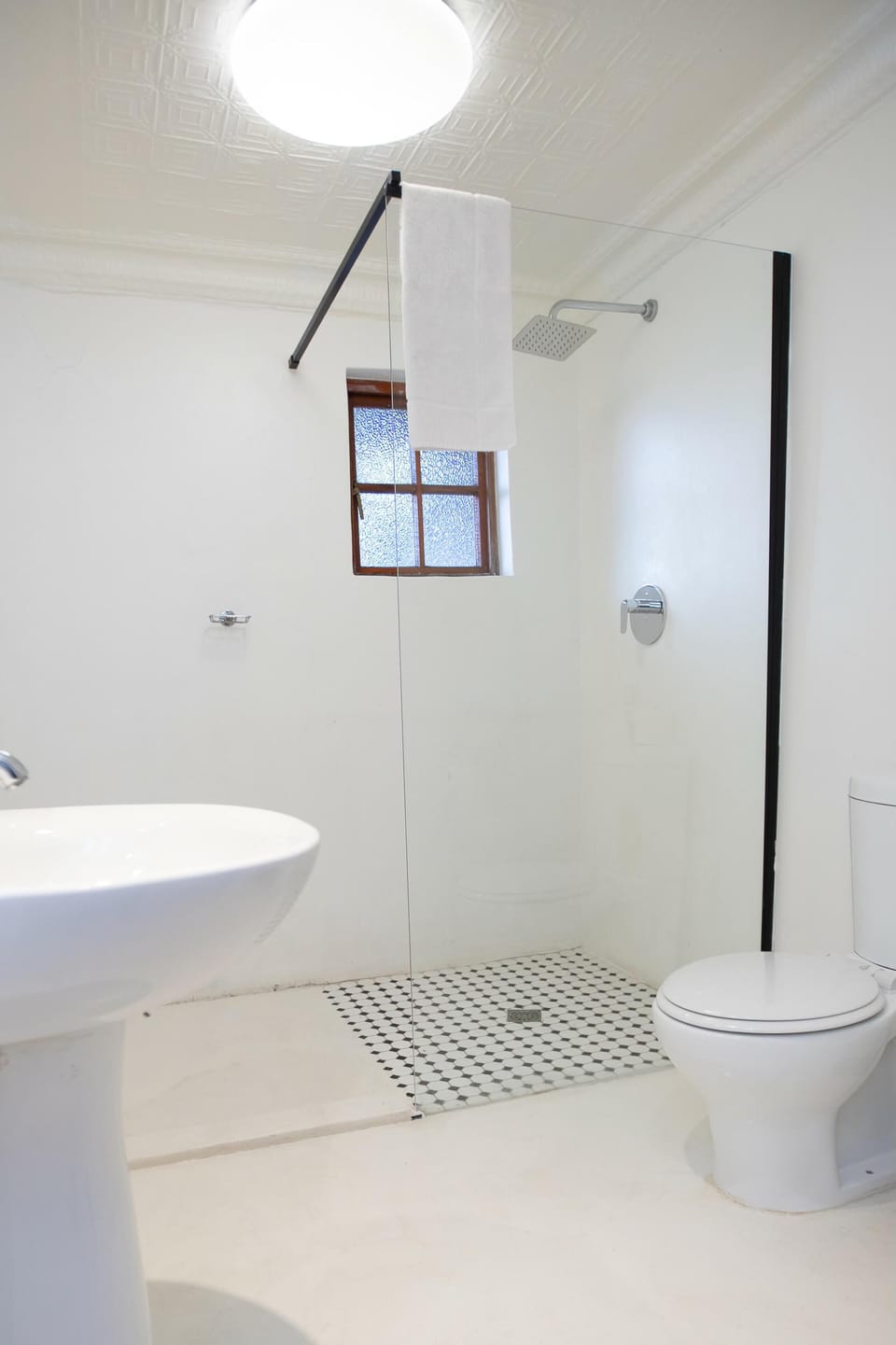 Luxury Suite, 1 Bedroom | Bathroom | Free toiletries, hair dryer, towels