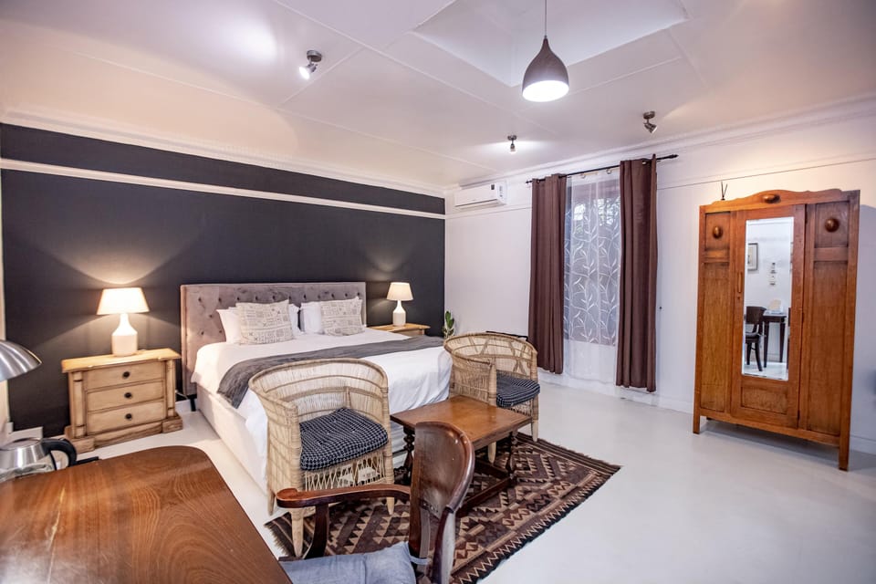 Luxury Suite, 1 Bedroom | Iron/ironing board, free WiFi