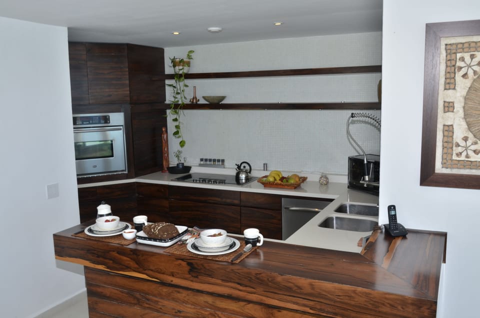 Elite Suite, 3 Bedrooms, Oceanfront | Private kitchen | Full-size fridge, microwave, oven, stovetop