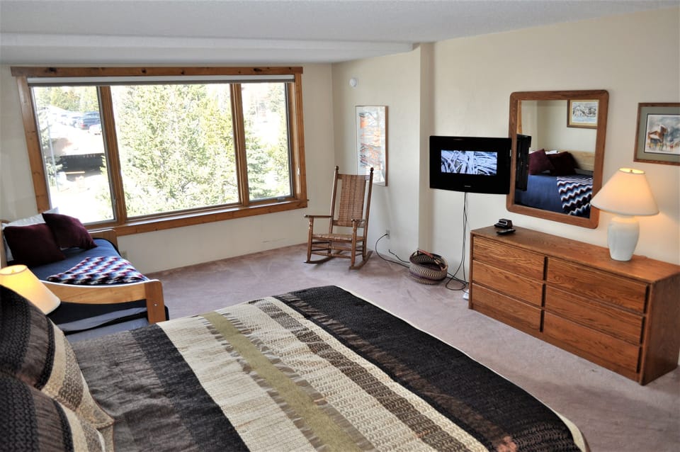 Condo, Multiple Beds, Mountain View (Summit House 2 bed 2 bath SHGW) | 2 bedrooms, individually decorated, individually furnished