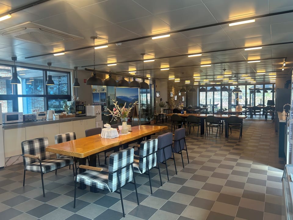 Coffee shop
