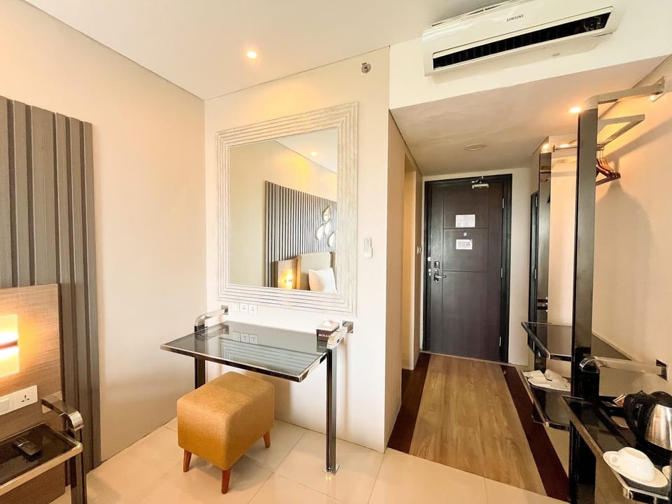 Jacuzzi & Sauna Family Suite Room | In-room safe, blackout drapes, free WiFi, bed sheets