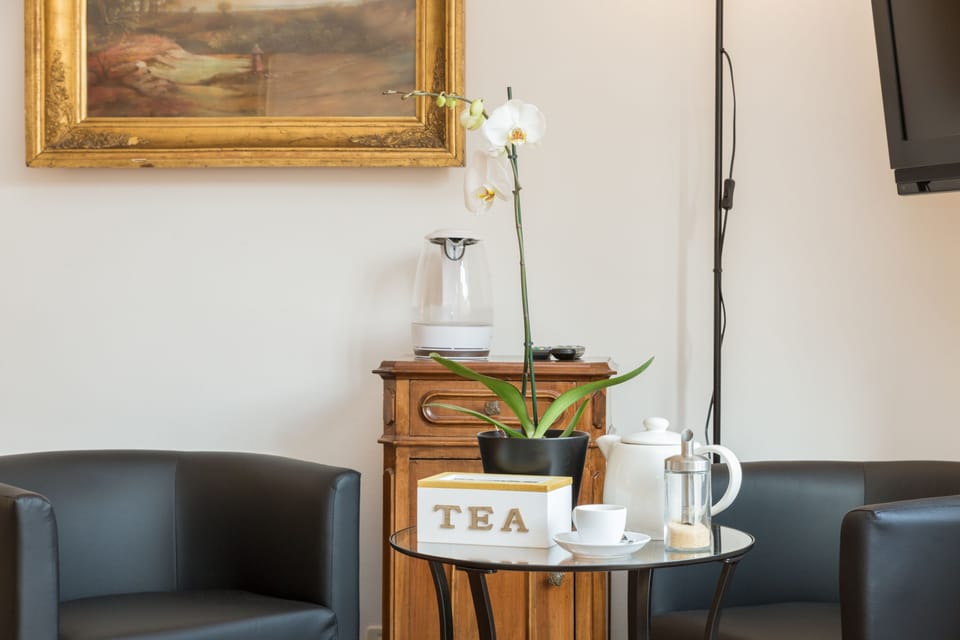 Comfort Double Room, 1 Queen Bed, Ensuite | Coffee and/or coffee maker