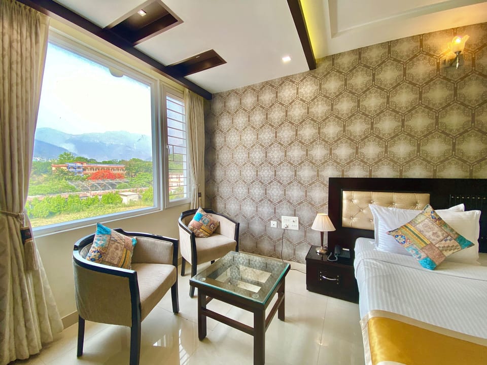 Executive King Room  | Premium bedding, desk