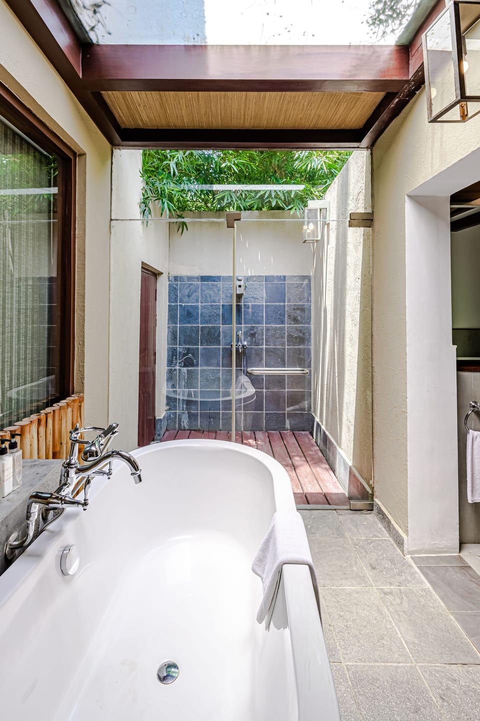 Suite, Private Pool (Private Plunge Pool) | Bathroom | Free toiletries, towels