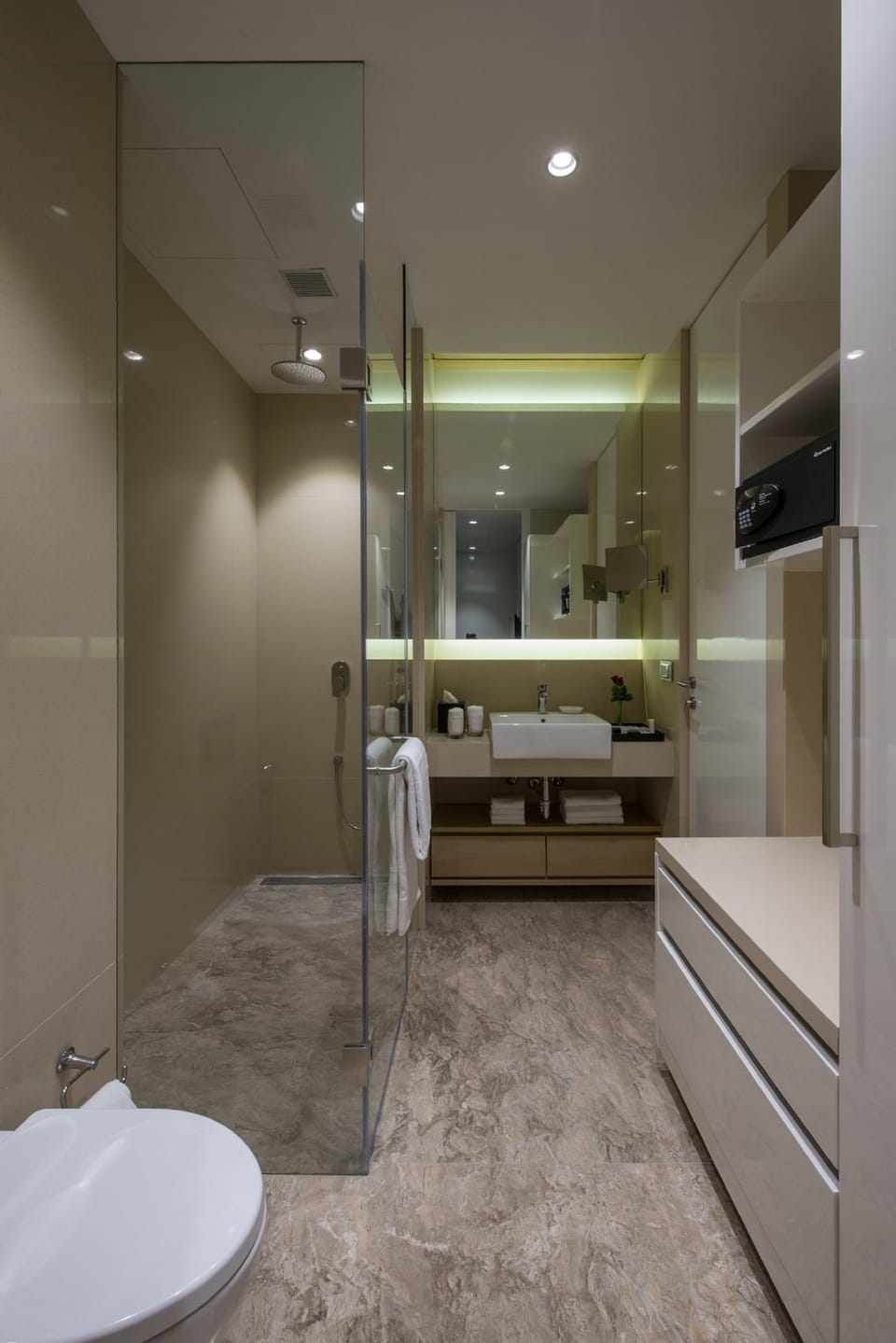 Shower, free toiletries, hair dryer, bathrobes