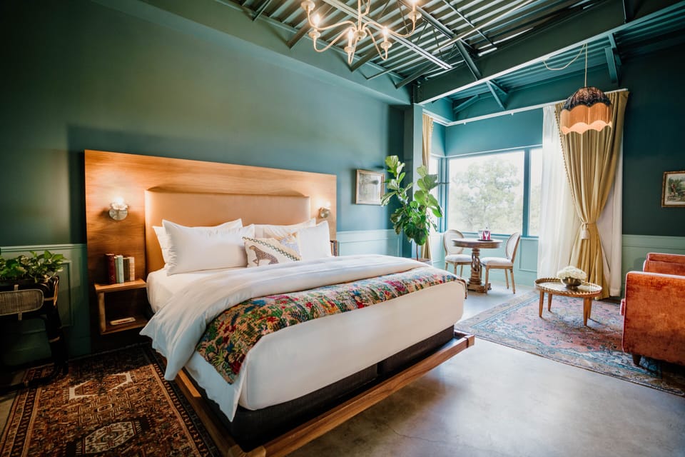 Junior Suite, 1 King Bed, Non Smoking (Large) | Frette Italian sheets, premium bedding, down comforters