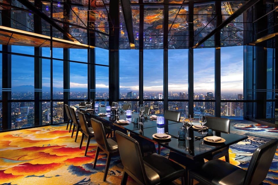 2 restaurants; breakfast, lunch, dinner, and brunch served