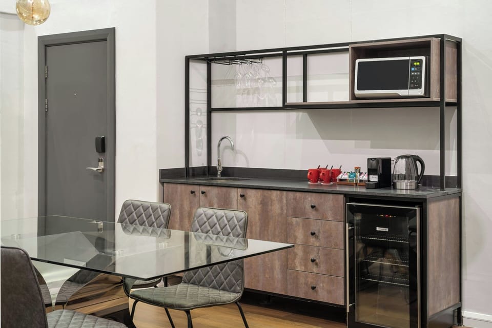 Loft, 2 Bedrooms | Premium bedding, in-room safe, desk, blackout drapes