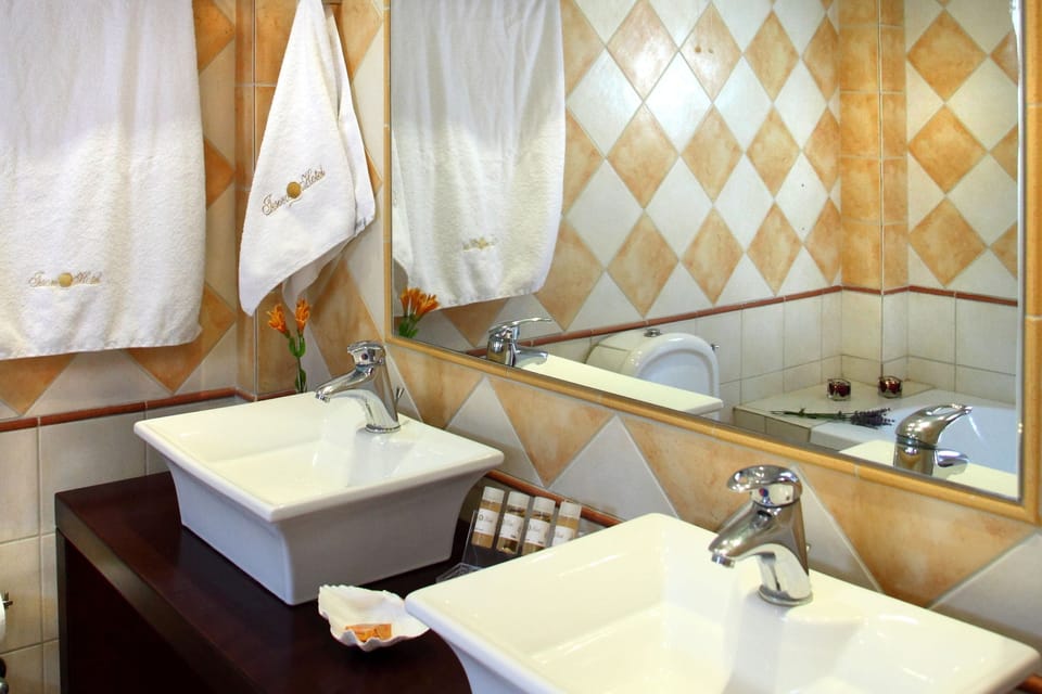 Bathroom sink