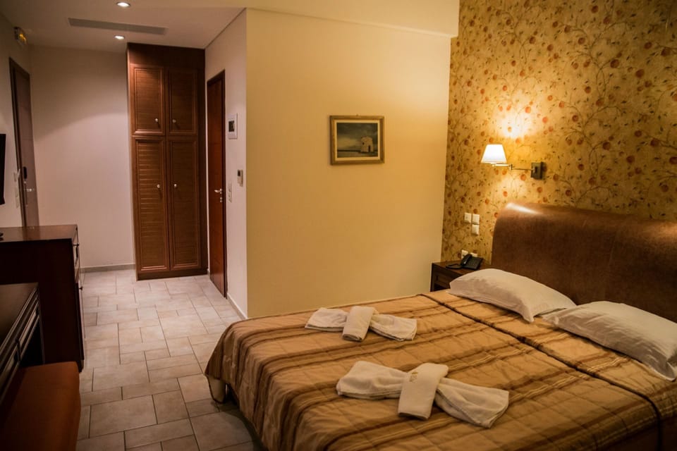 Minibar, in-room safe, desk, soundproofing