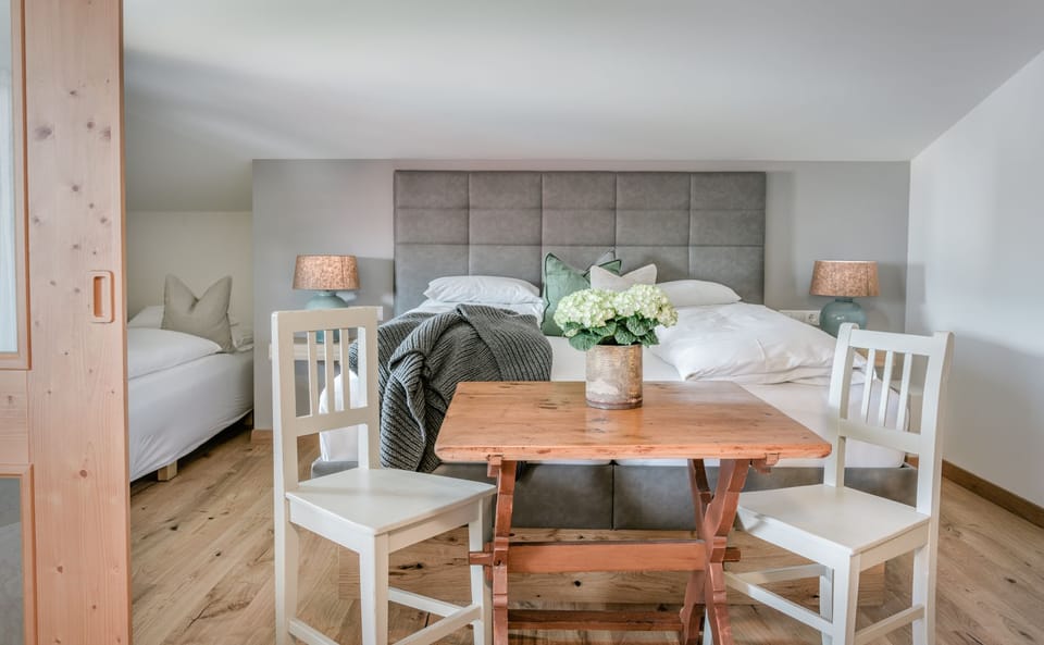 Family Room, Mountain View | In-room safe, desk, WiFi (free), bed sheets