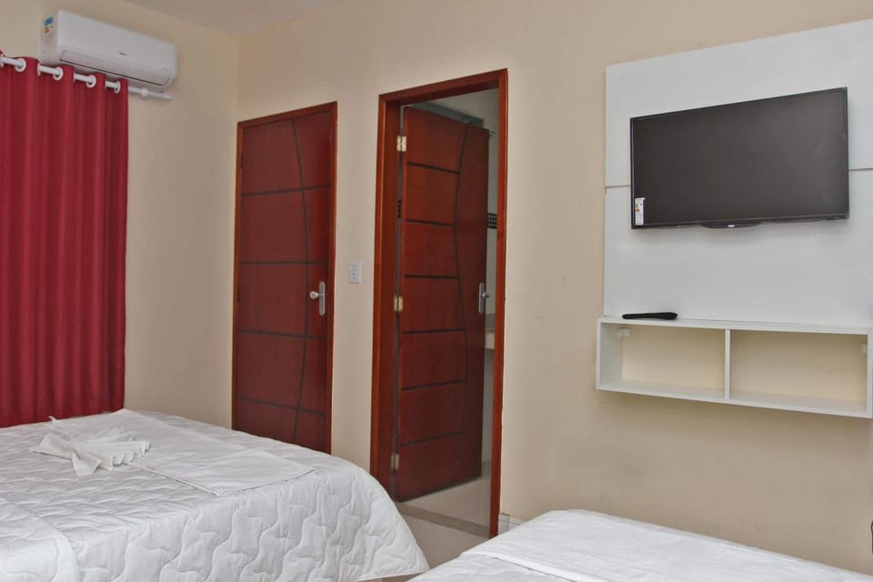 Minibar, blackout drapes, free WiFi, bed sheets