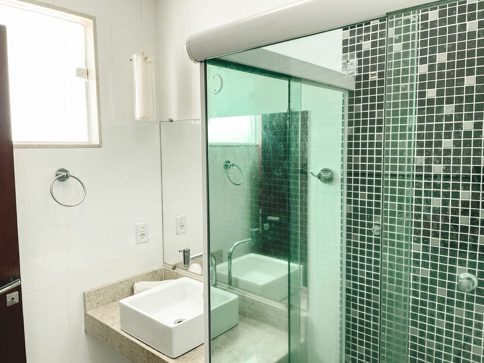 Standard Quadruple Room | Bathroom | Shower, free toiletries, towels