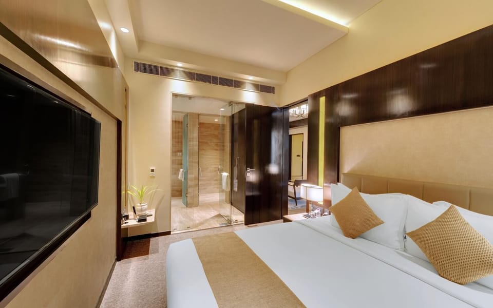 In-room safe, desk, soundproofing, iron/ironing board (on request)