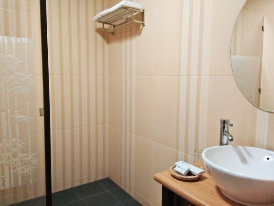 Bathroom sink