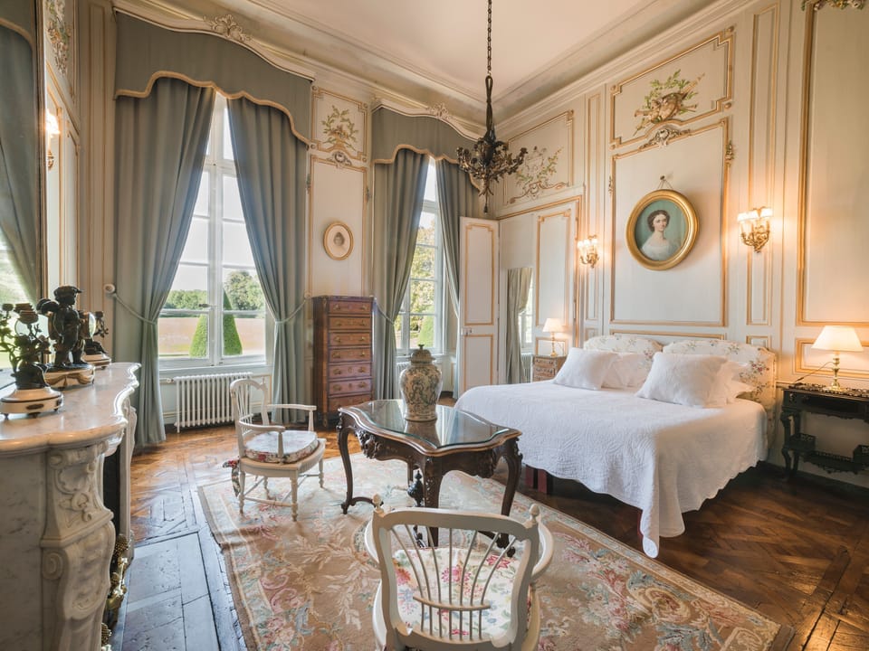 Prestige Suite | Premium bedding, individually decorated, desk, blackout drapes