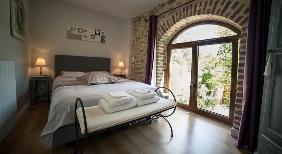 Double Room, Private Bathroom (Affaire)