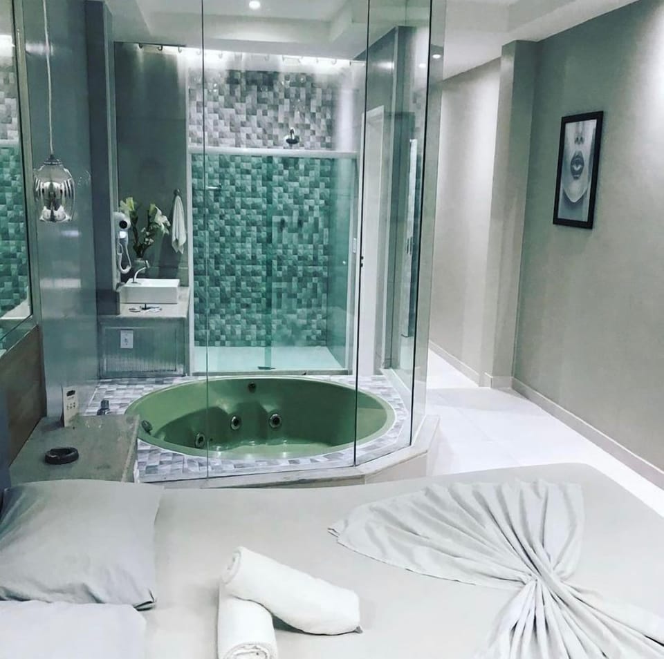 Superior Double Room, Bathtub | Blackout drapes, iron/ironing board, free WiFi, bed sheets