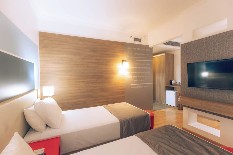 Superior Room, 2 Twin Beds, Non Smoking | Minibar, in-room safe, desk, soundproofing