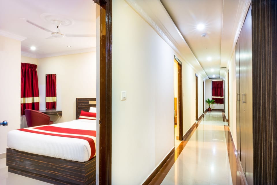 In-room safe, desk, soundproofing, rollaway beds