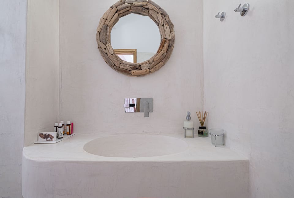 One Bedroom Apartment Garden View | Bathroom sink