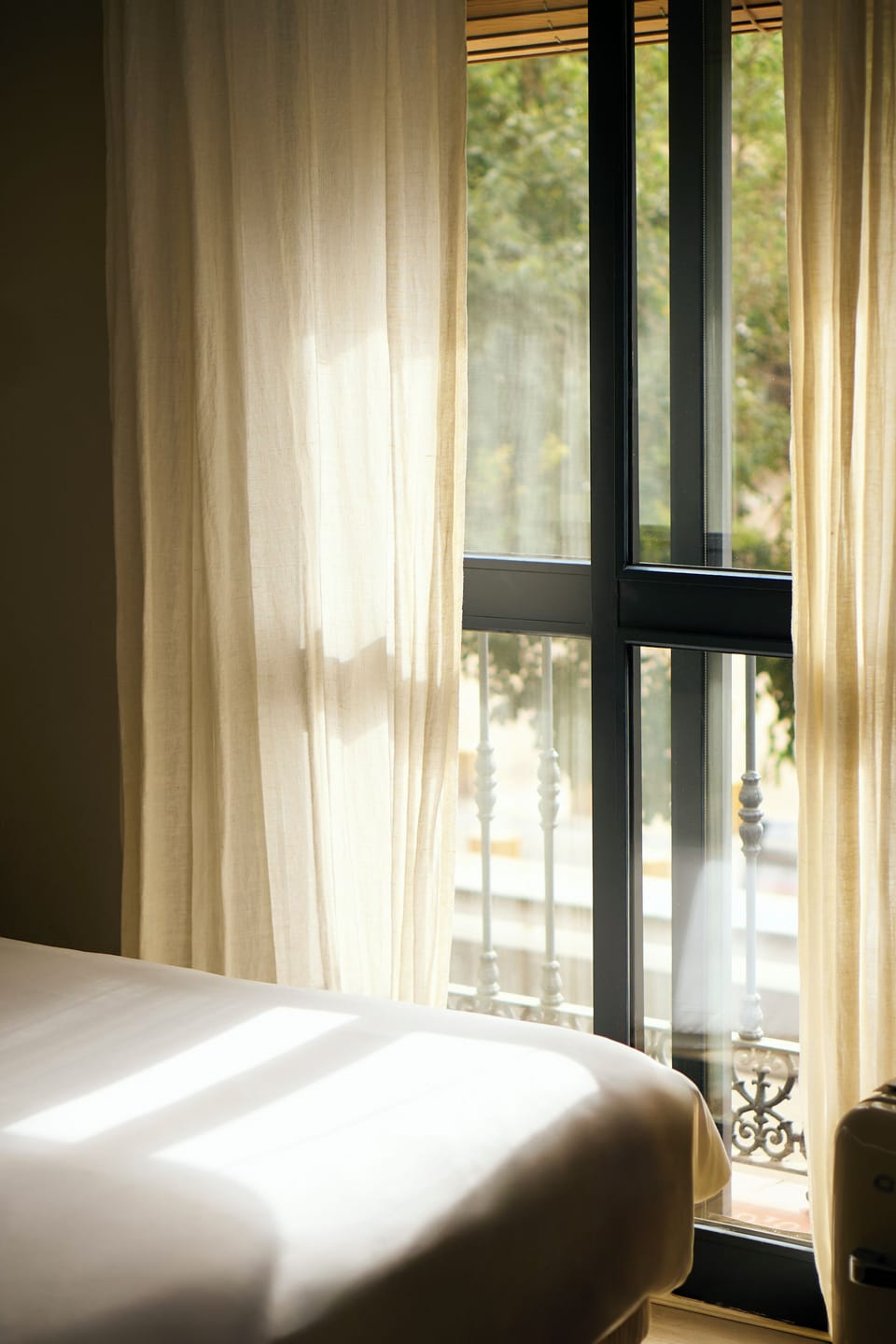 Premium bedding, down comforters, minibar, in-room safe