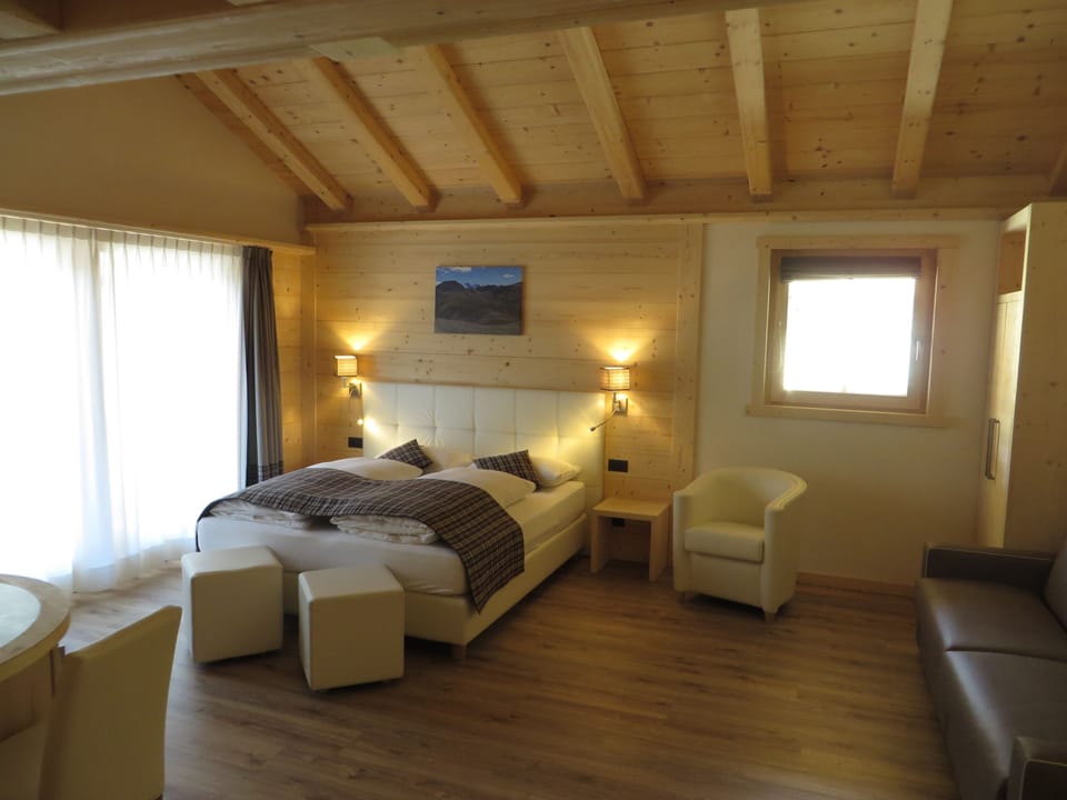 Junior Suite, Balcony | Premium bedding, down comforters, in-room safe, desk