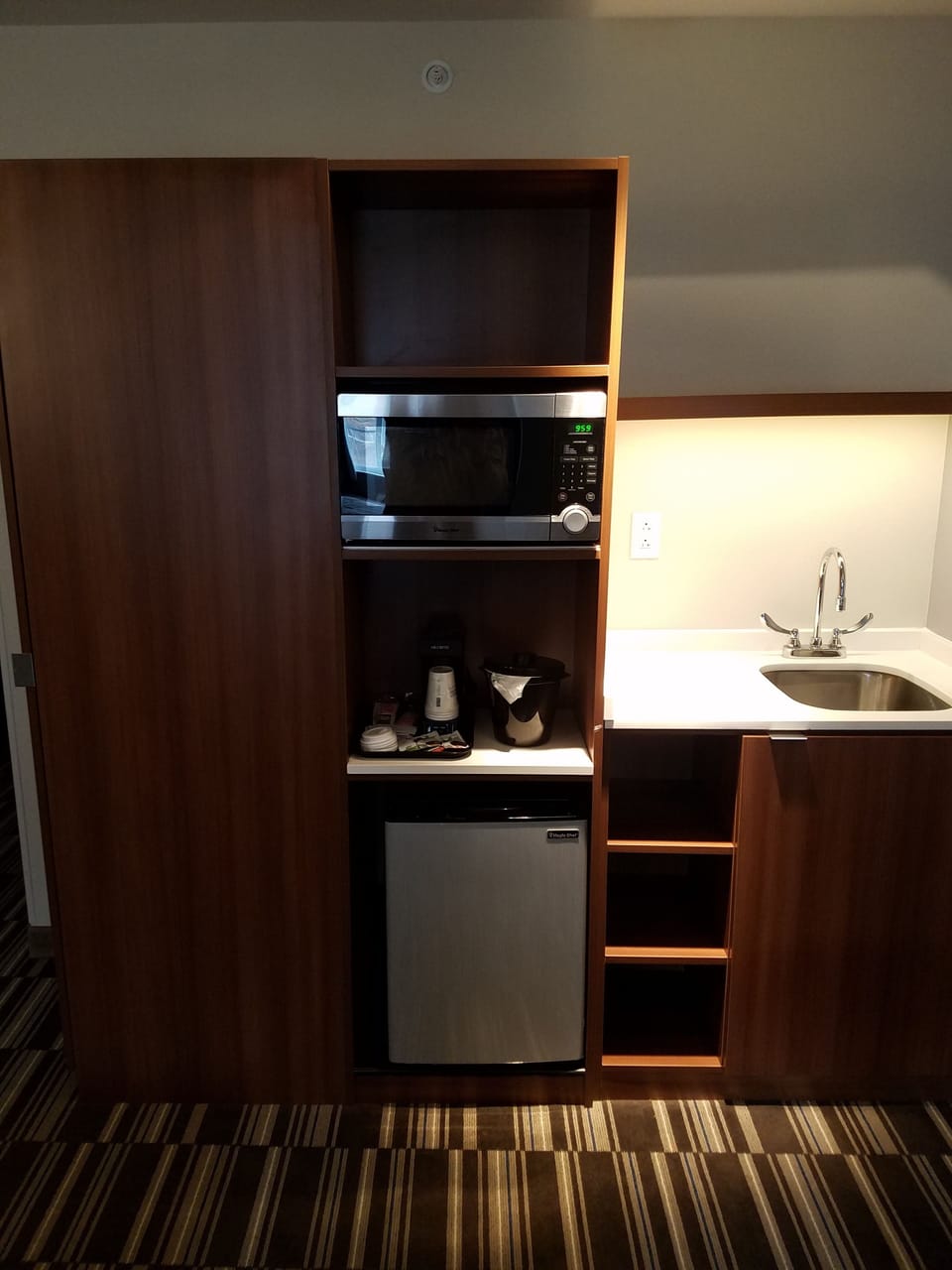 Mini-refrigerator