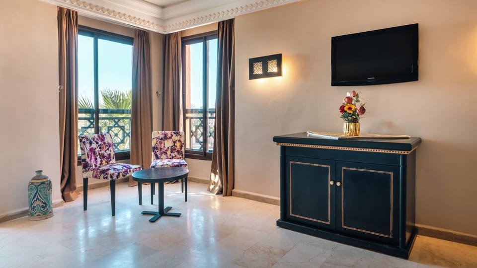 Junior Suite | Premium bedding, minibar, in-room safe, individually decorated