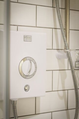Comfort Double Room | Bathroom shower