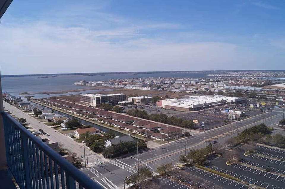 Condo, 2 Bedrooms | Property grounds