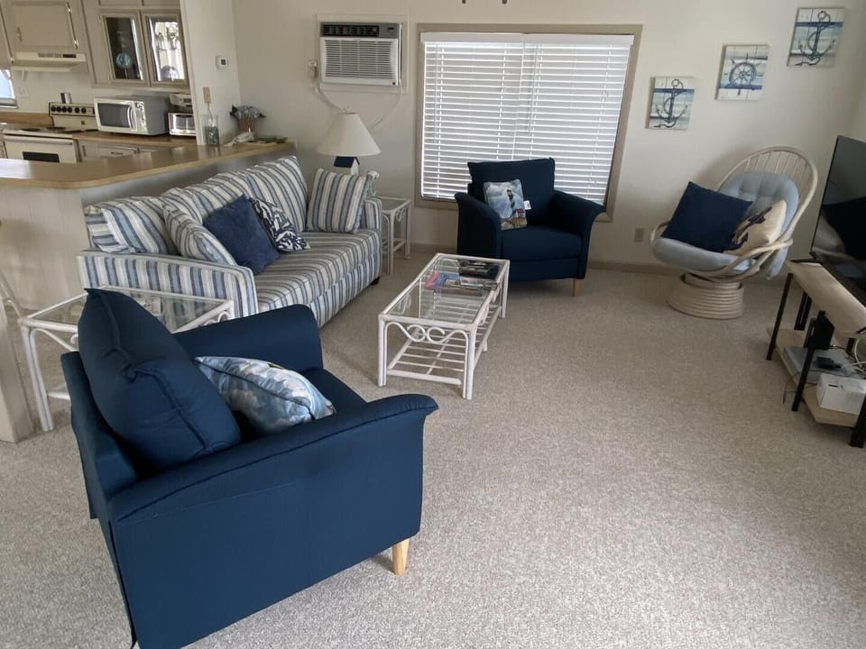 House, 3 Bedrooms | Living area | TV, DVD player