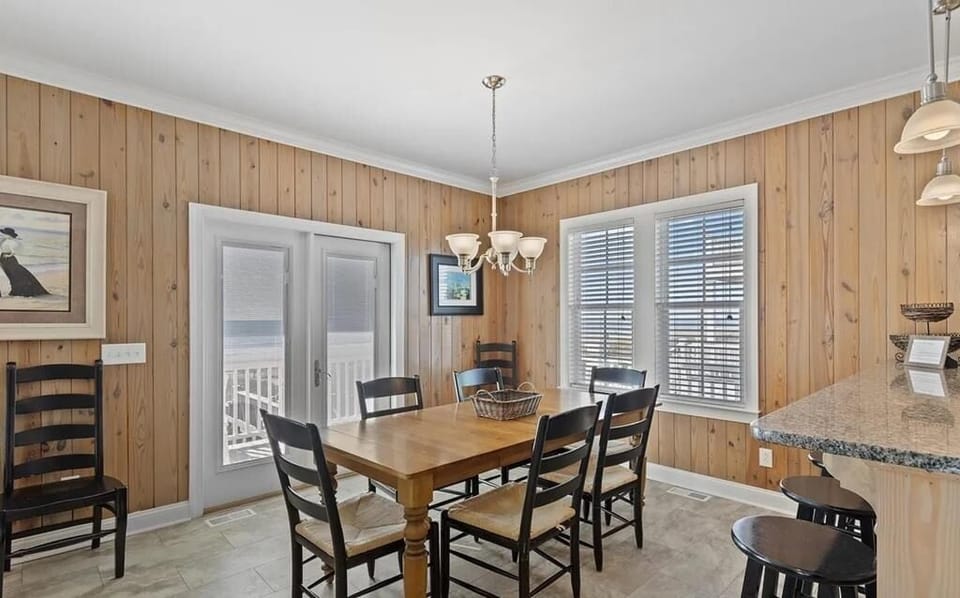 House, 4 Bedrooms | Dining