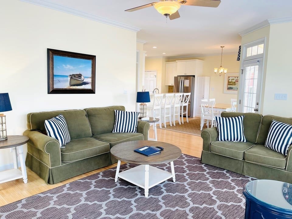 House, 4 Bedrooms | Living area | TV, DVD player