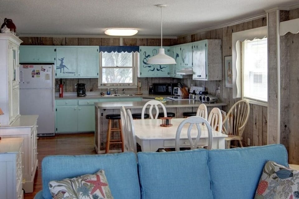 House, 4 Bedrooms | Interior