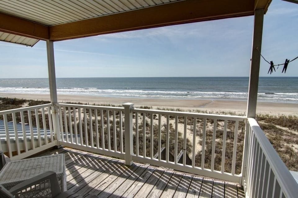 House, 4 Bedrooms | Property grounds
