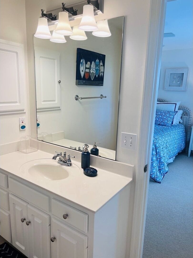 Carpe Diem 4 Bedroom Home by RedAwning House in Holden Beach