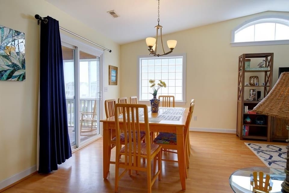 House, 3 Bedrooms | Dining