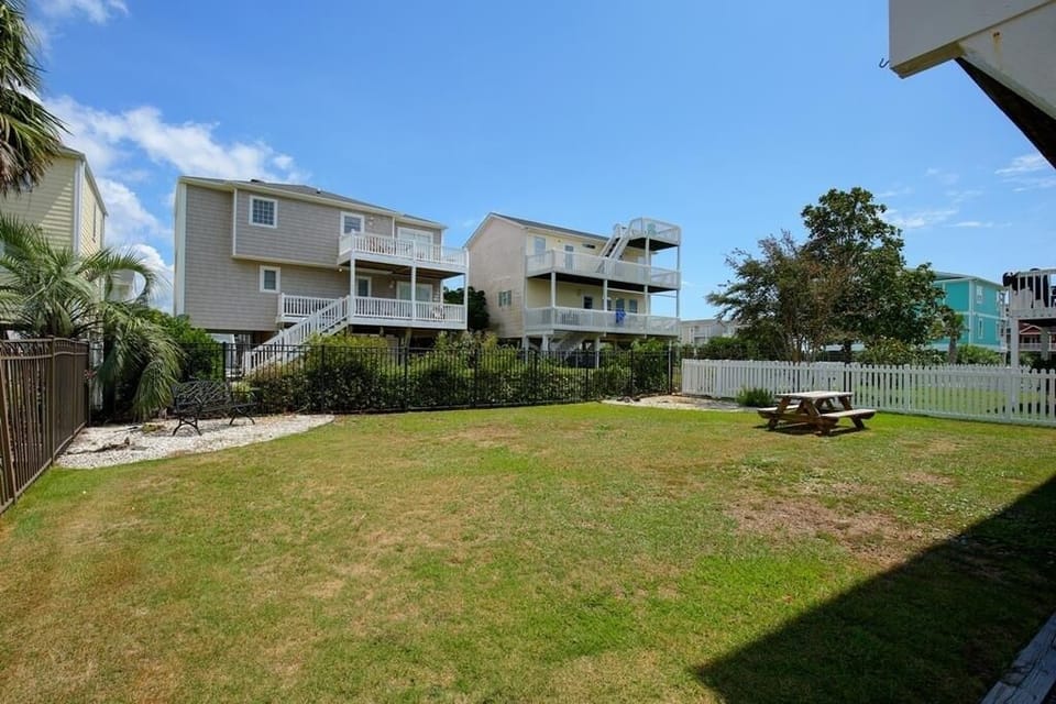House, 3 Bedrooms | Exterior