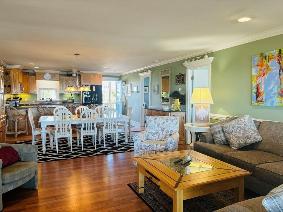House, 3 Bedrooms | Living area | TV