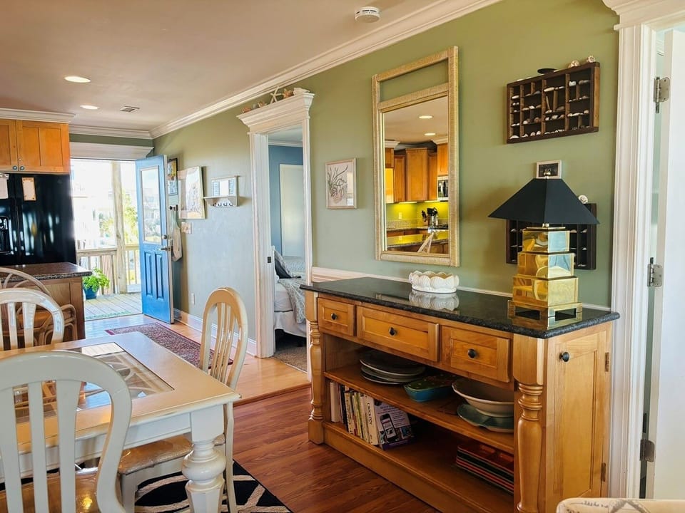 House, 3 Bedrooms | Private kitchen | Full-size fridge, microwave, oven, stovetop