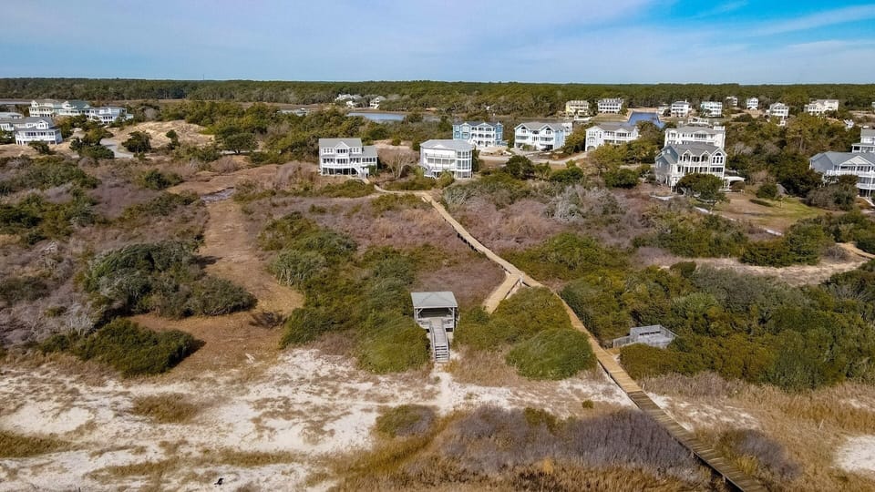 House, 4 Bedrooms | Aerial view