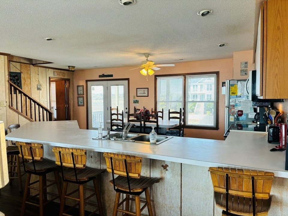 House, 5 Bedrooms | Private kitchen | Fridge, microwave, oven, dishwasher