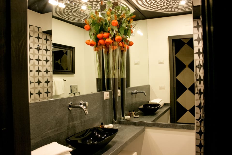 Deluxe Room, 1 Double Bed | Premium bedding, in-room safe, soundproofing, free WiFi