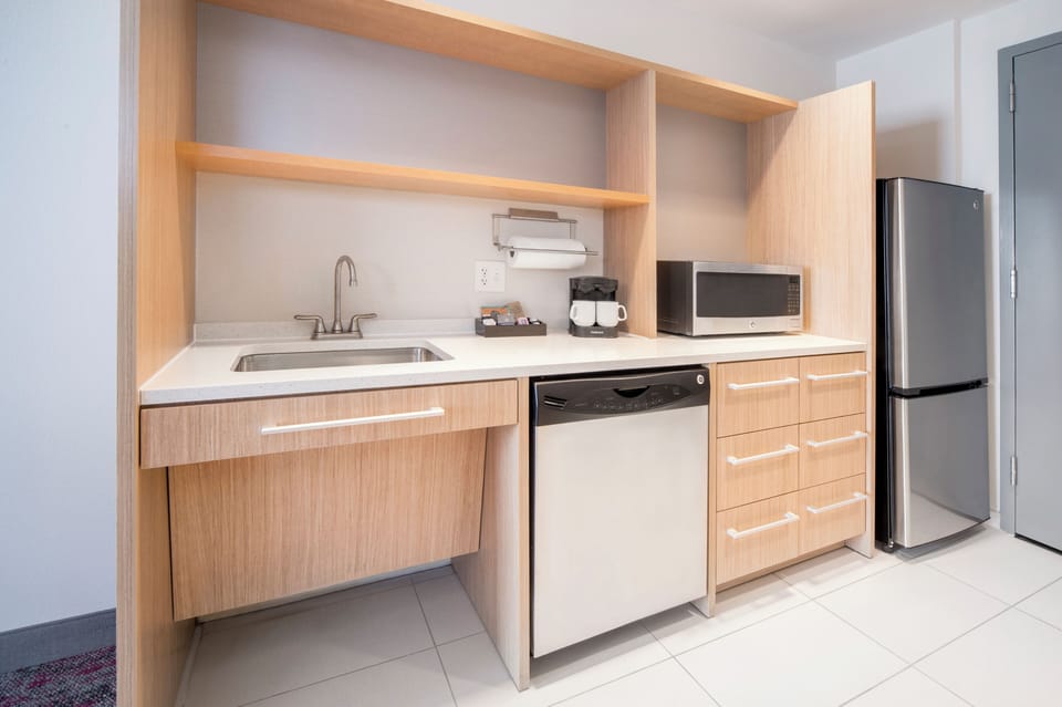 Fridge, microwave, dishwasher, coffee/tea maker
